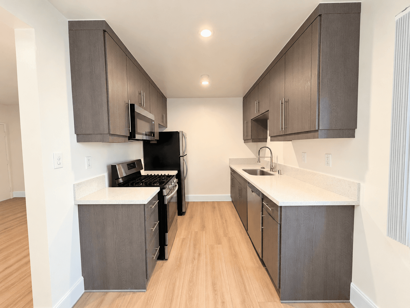 Los Angeles Apartment: 3729 Clarington Ave