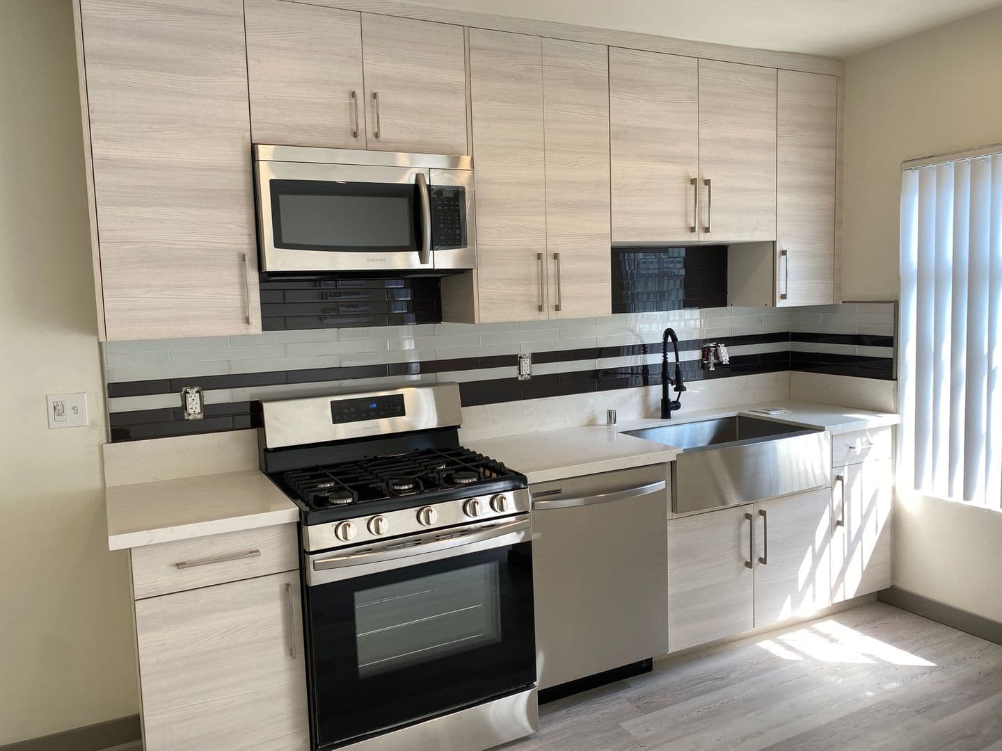 Los Angeles Apartment: 3317 Keystone Ave
