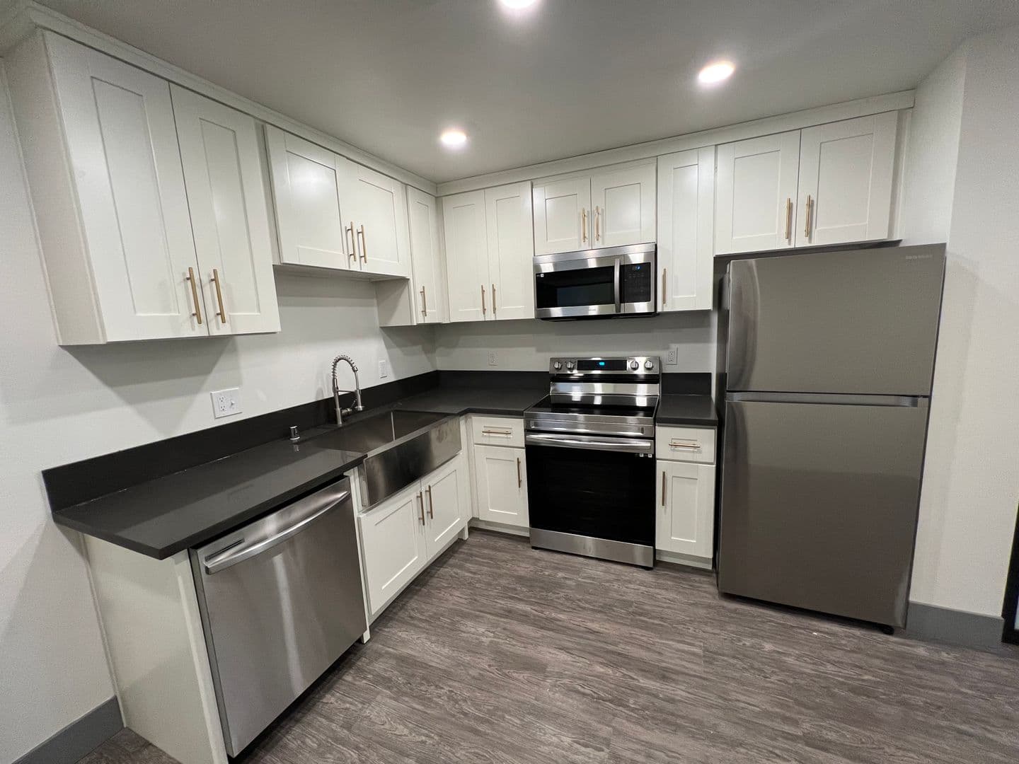 Los Angeles Apartment: 10779 Woodbine St.