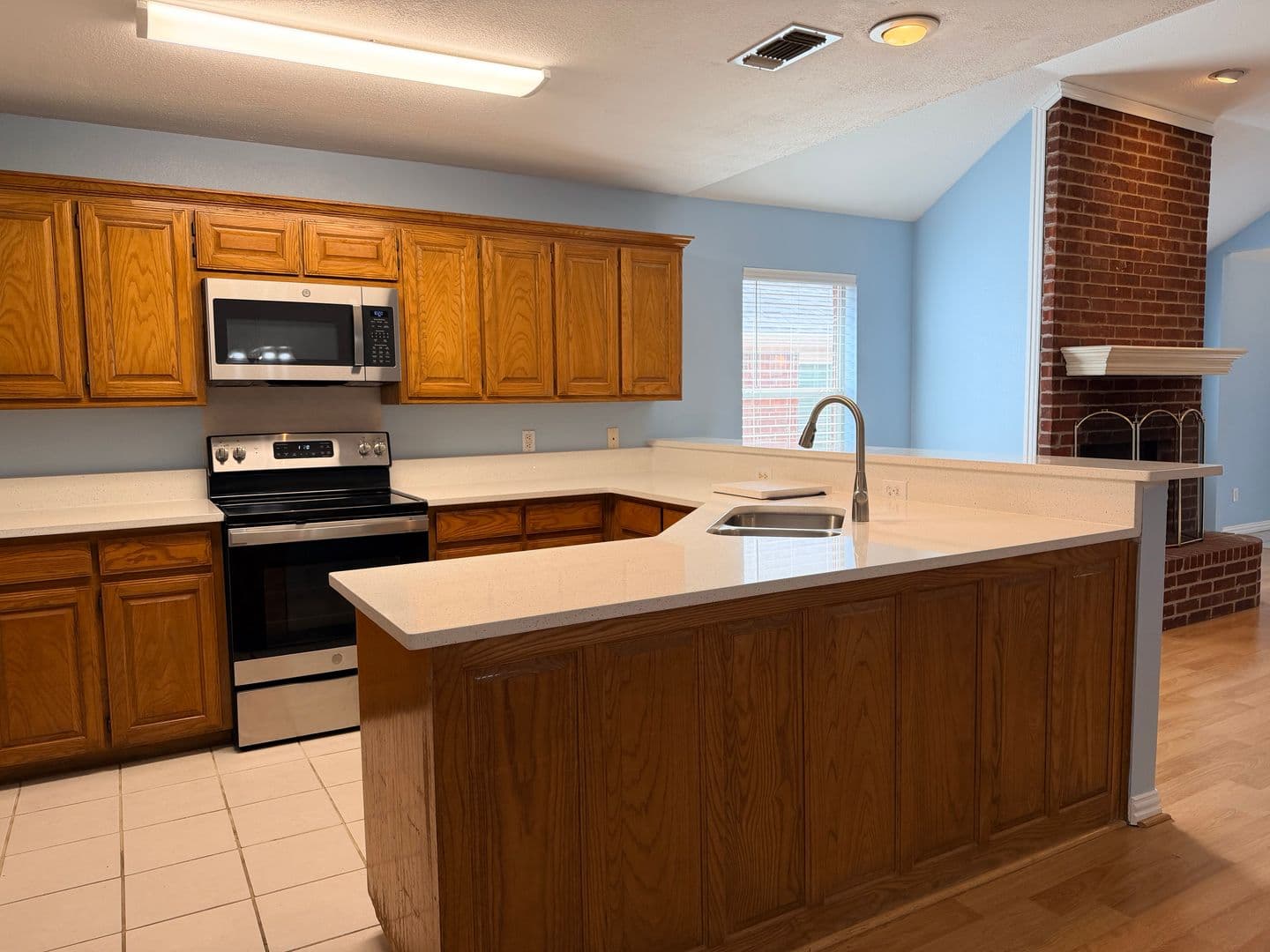 Euless House: 1412 Toplea Dr