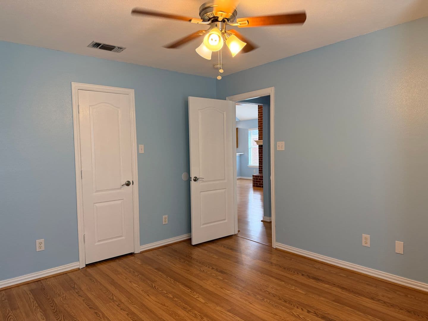 Euless House: 1412 Toplea Dr