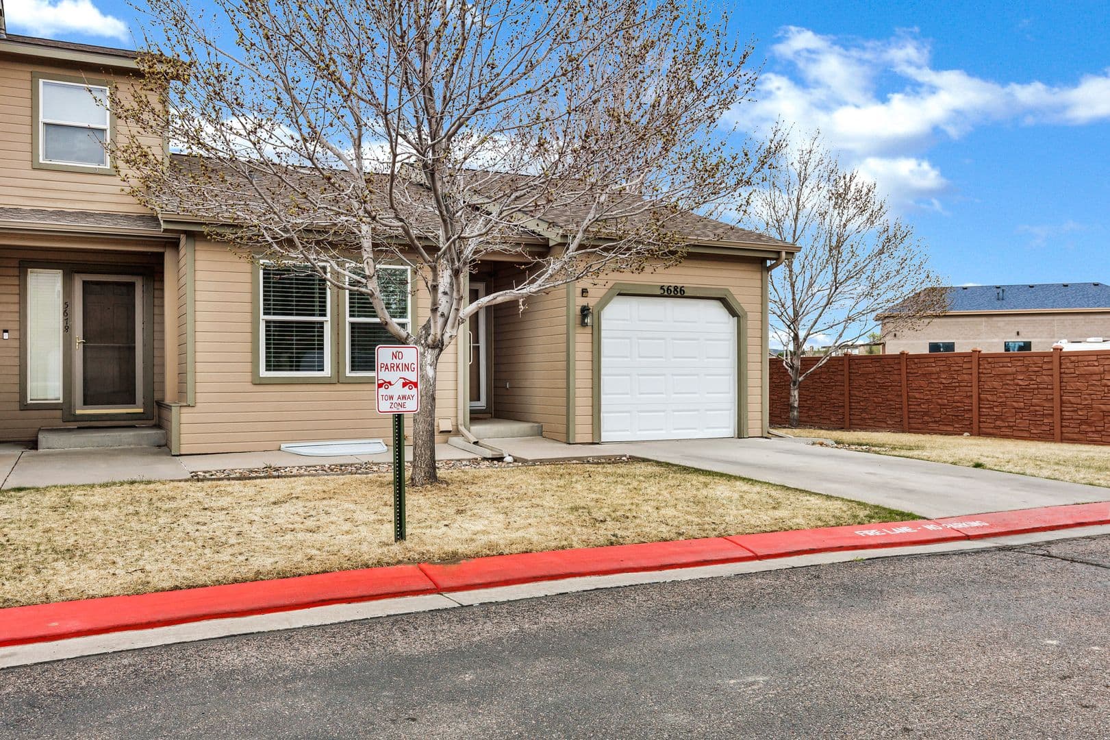 Colorado Springs Townhome: 5686 Sunshade Point
