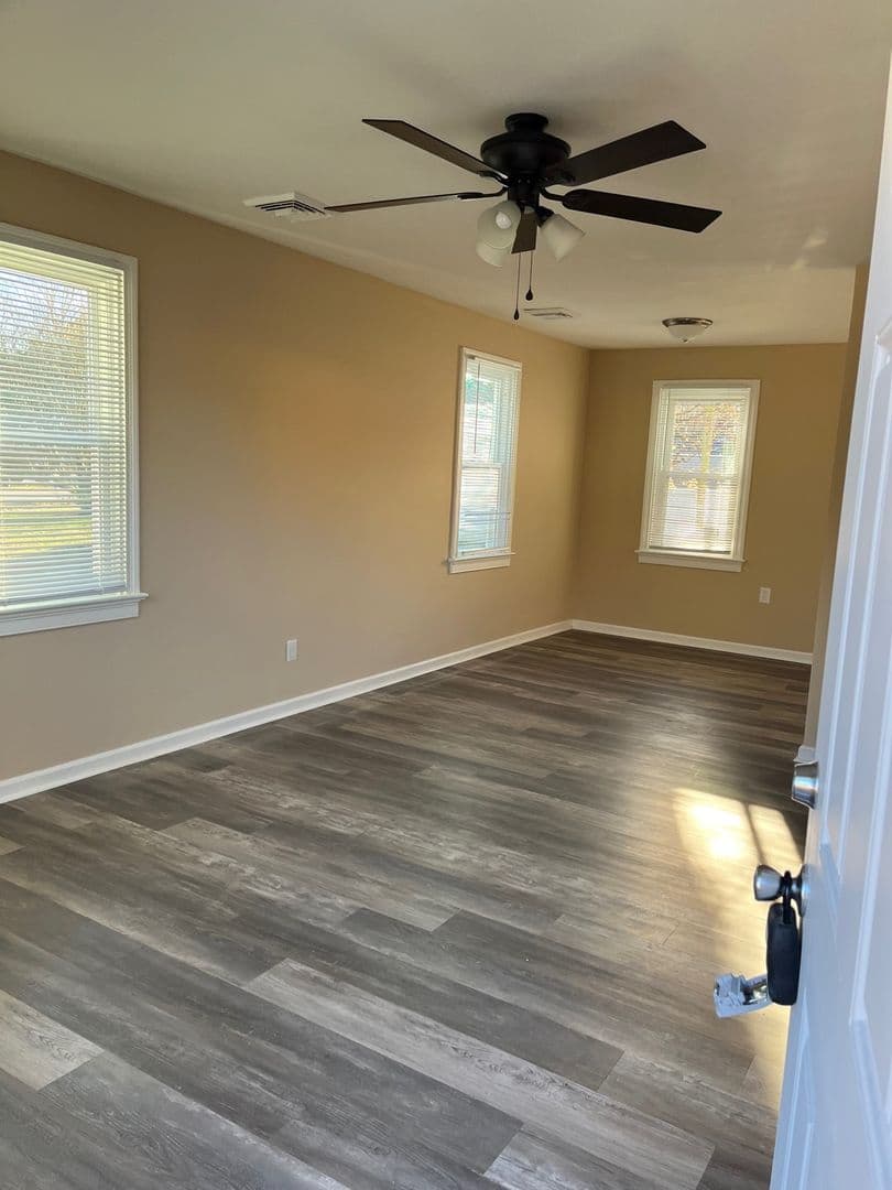 Williamsburg House: 1183 Penniman Road