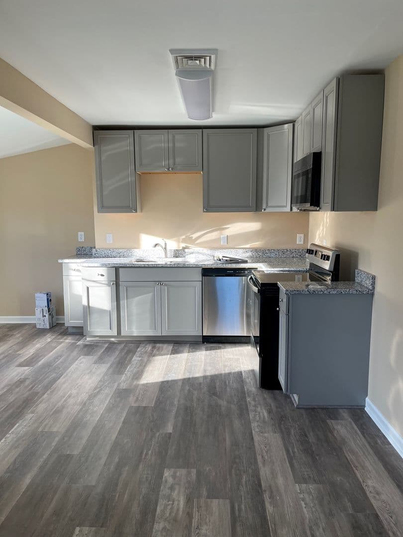 Williamsburg House: 1183 Penniman Road