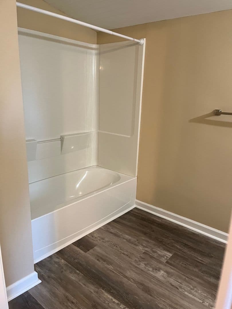 Williamsburg House: 1183 Penniman Road