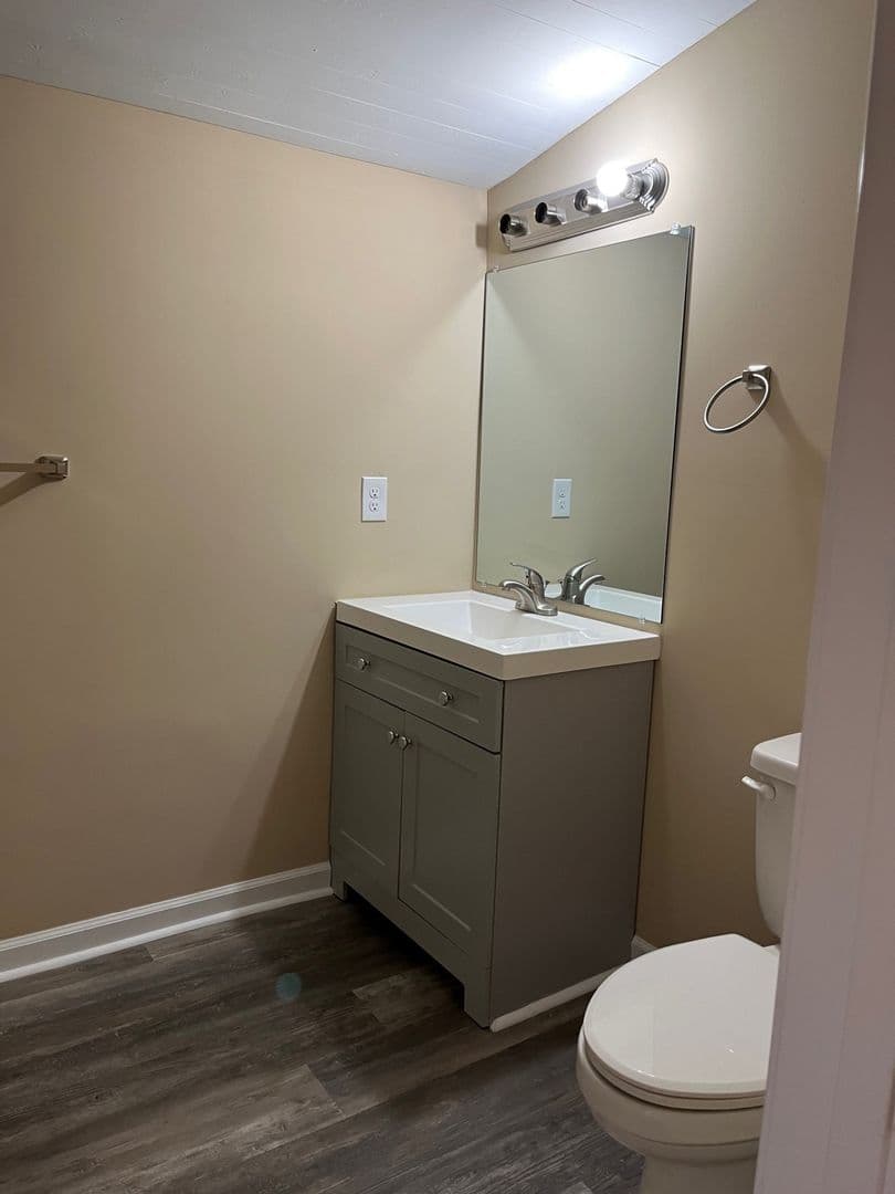 Williamsburg House: 1183 Penniman Road