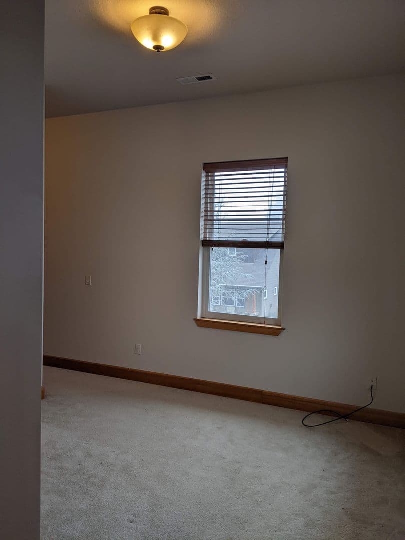 Hood River House: 675 Larch Court