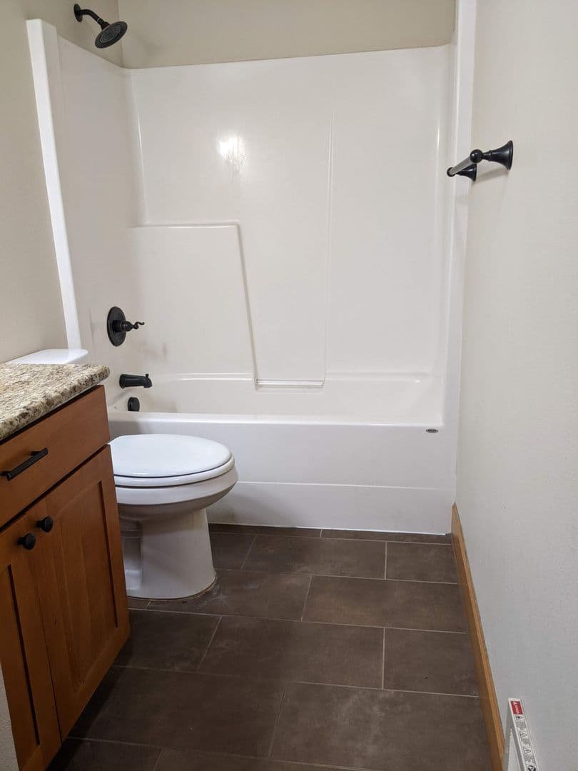 Hood River House: 675 Larch Court
