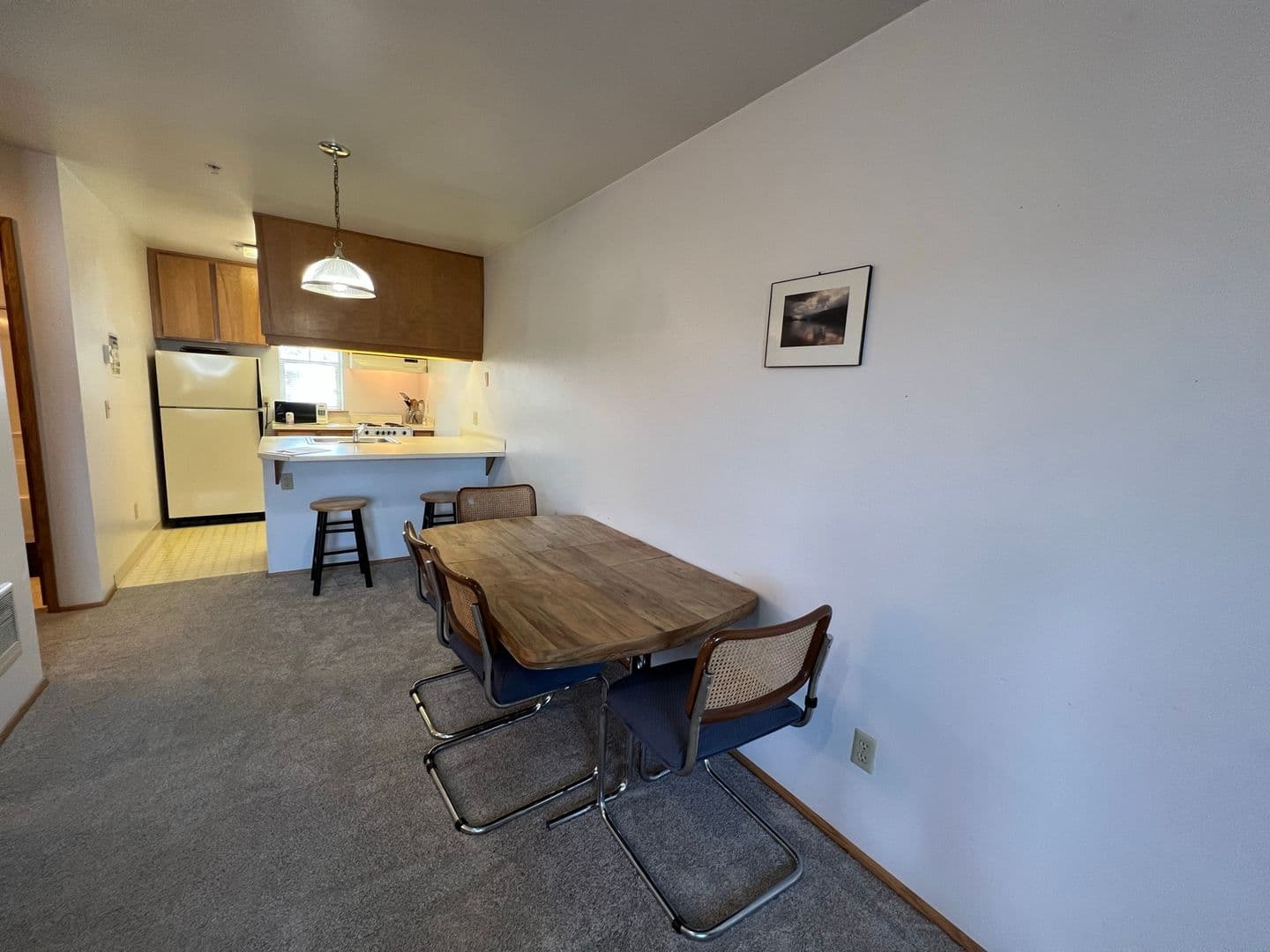 Hood River House: 714 Cascade Ave