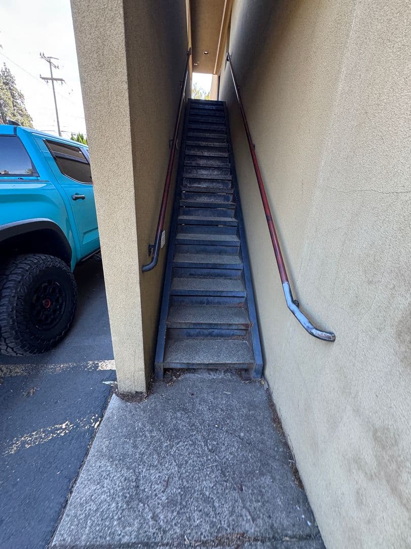 Hood River Apartment: 1808 Belmont Ave