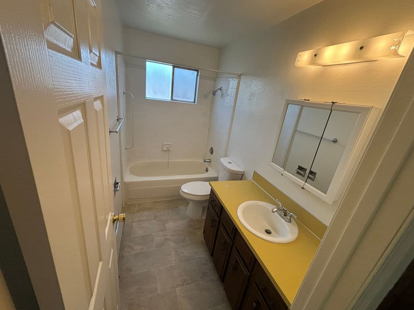 The Dalles Apartment: 1111 Eric Ct.
