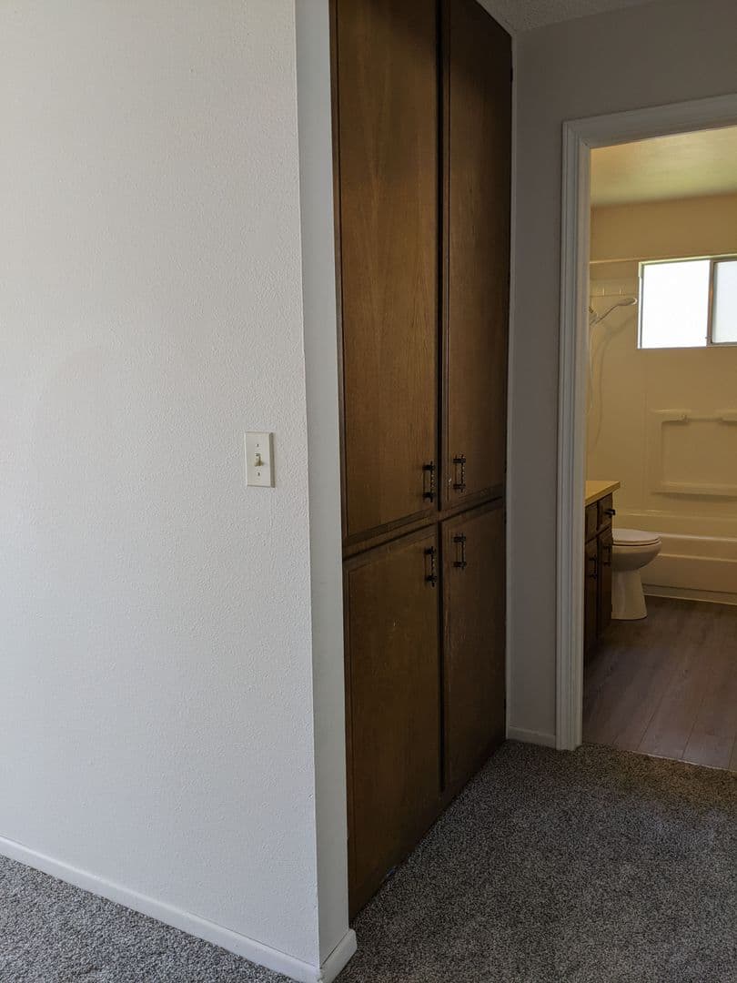 The Dalles Apartment: 1111 Eric Ct.