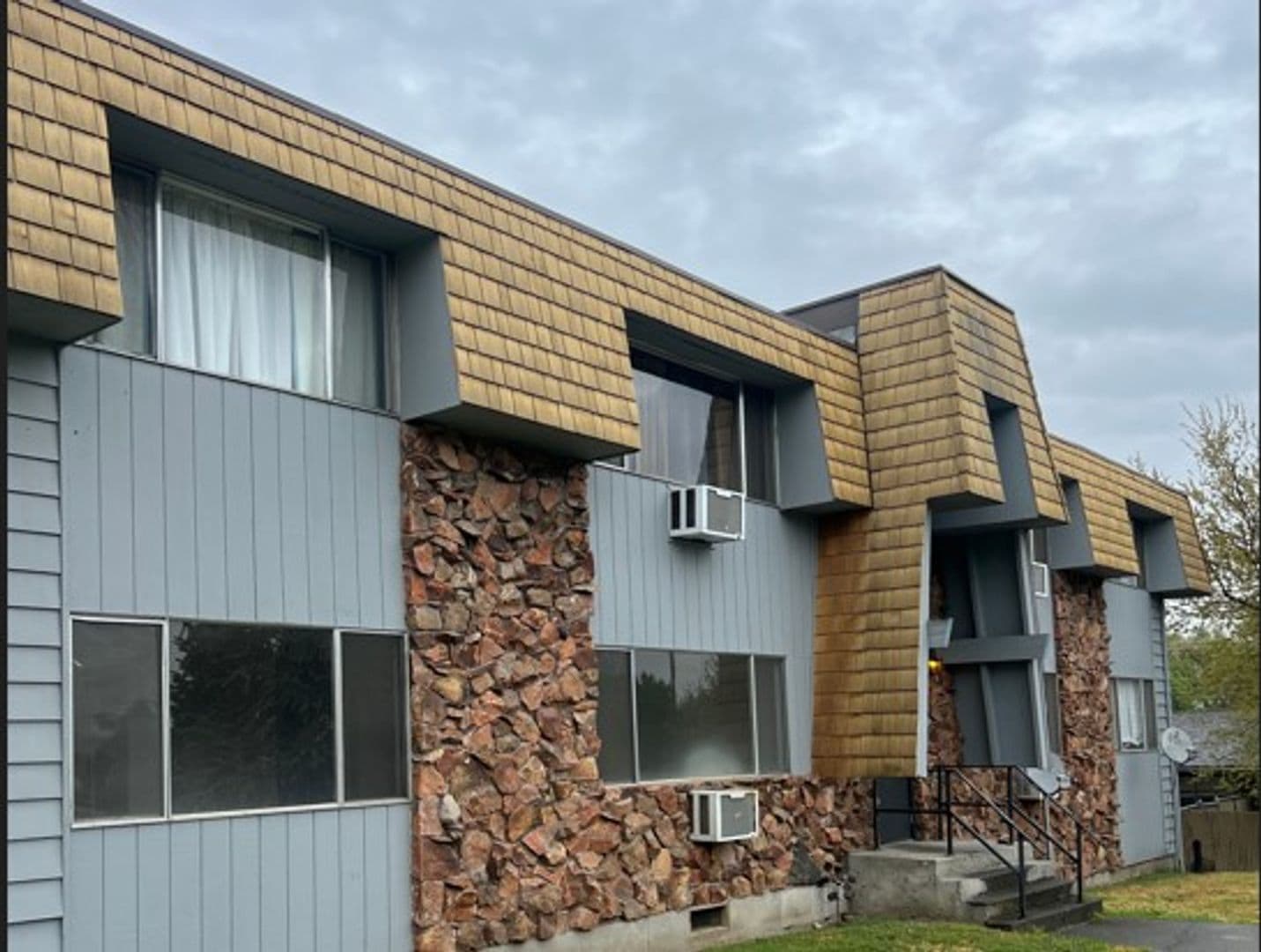 The Dalles Apartment: 1111 Eric Ct.