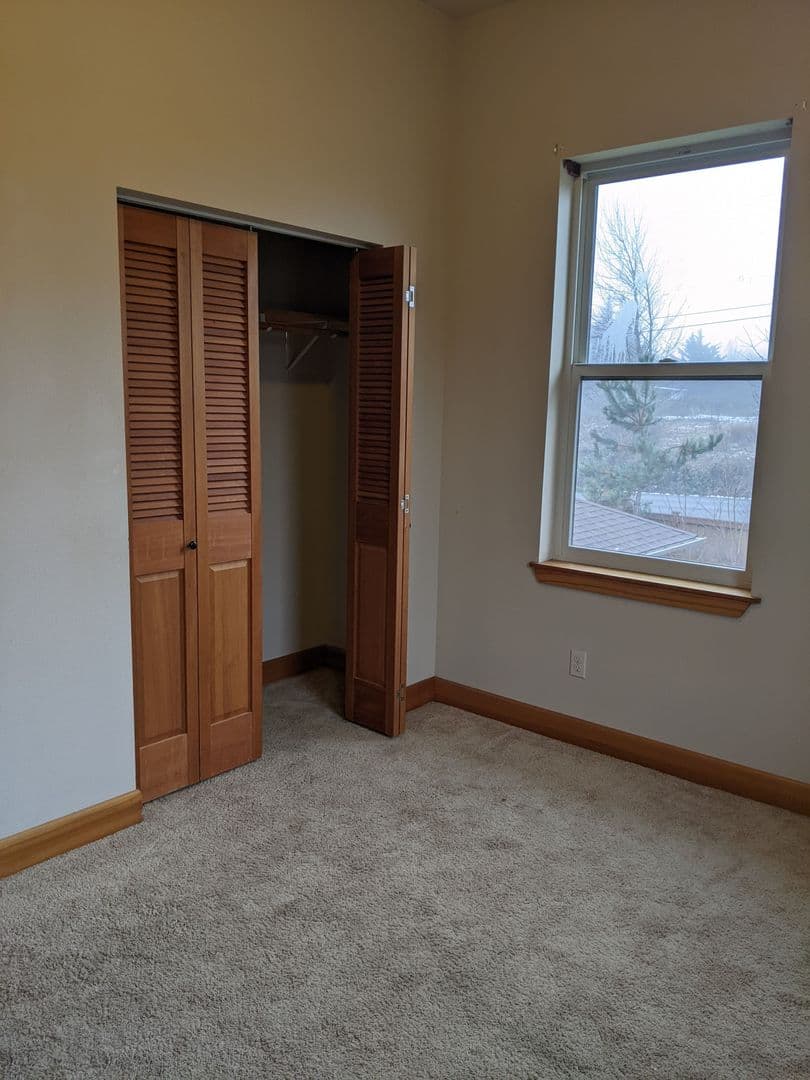 Hood River House: 675 Larch Court
