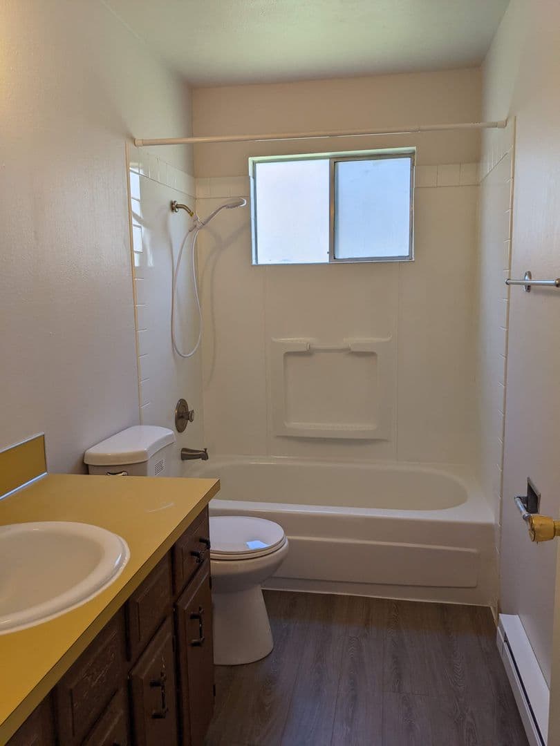 The Dalles Apartment: 1111 Eric Ct.