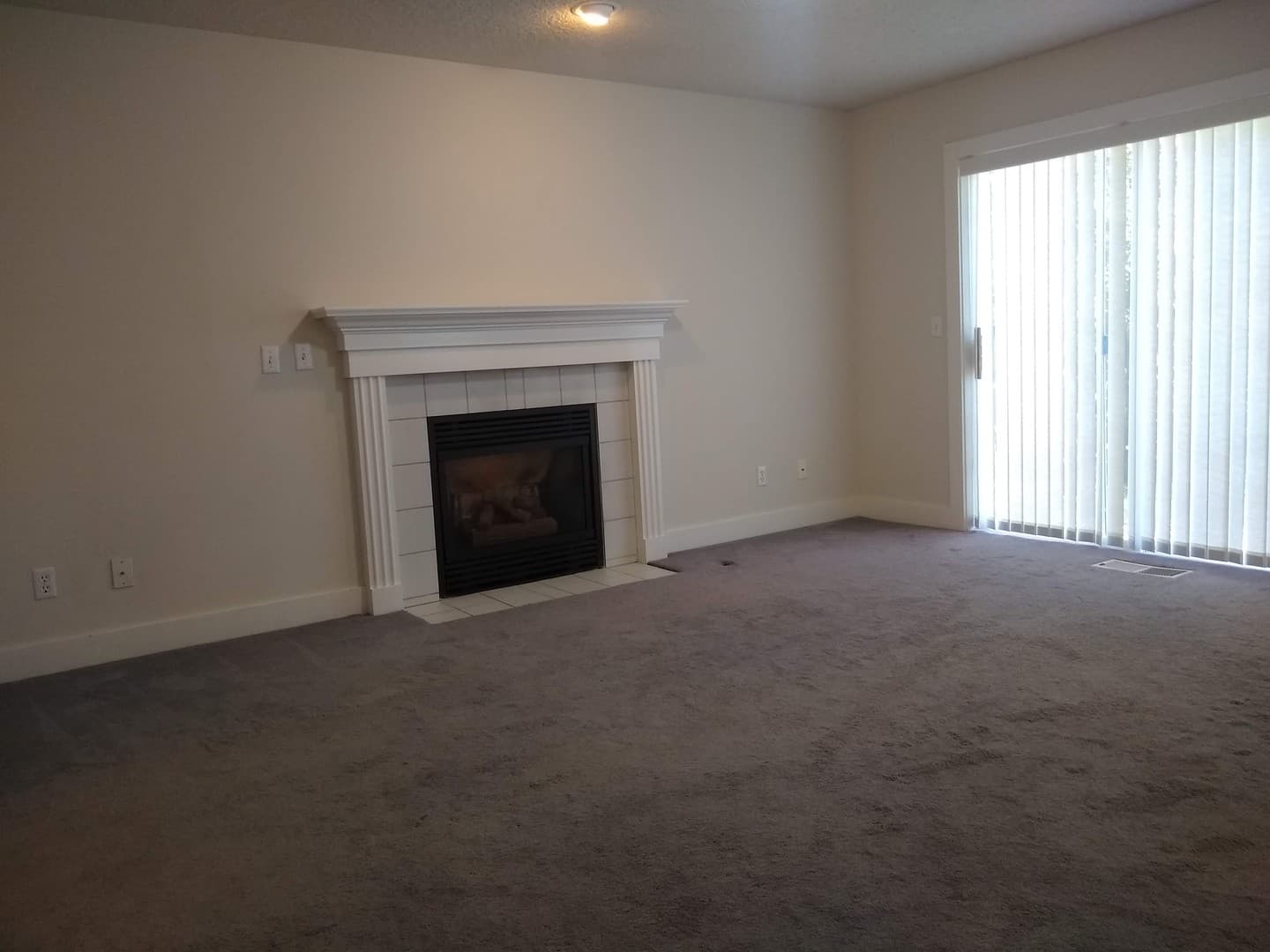 Hood River House: 787 St. Charles Place