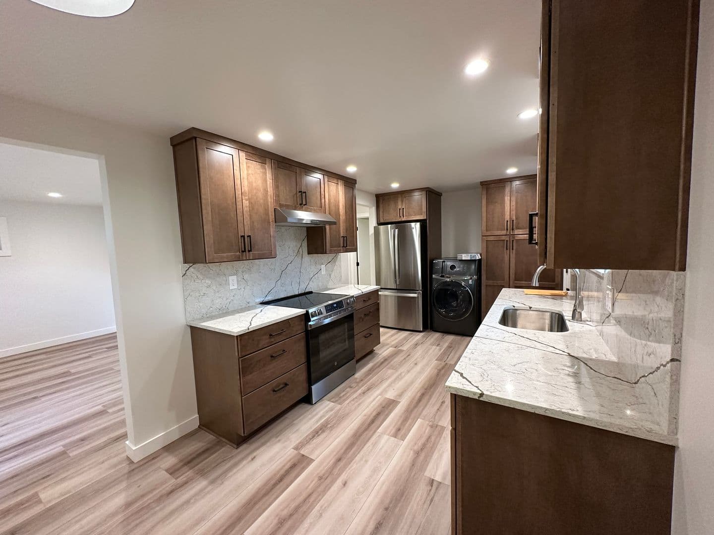 Hood River House: 1019 Wilson St.
