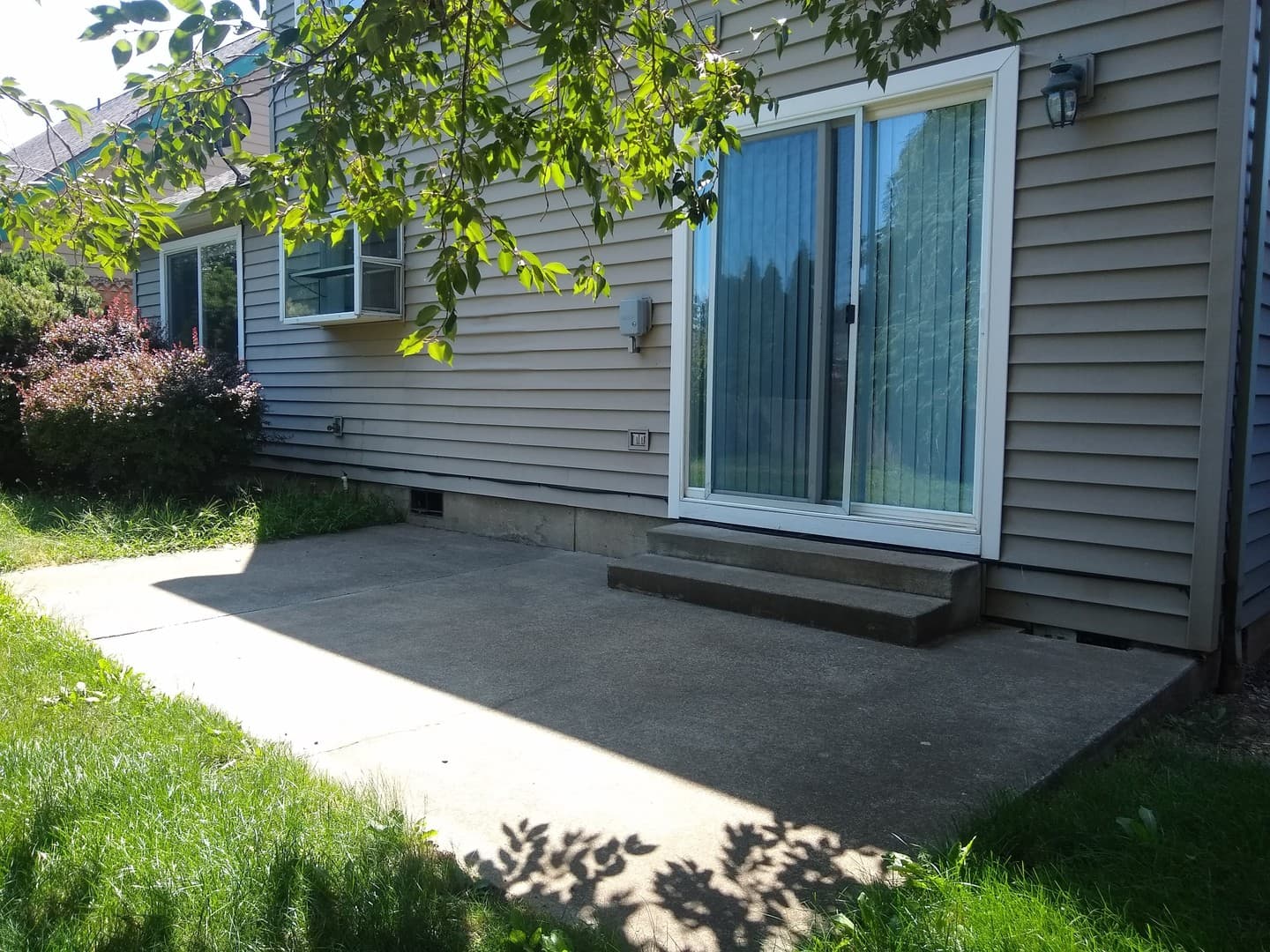 Hood River House: 787 St. Charles Place