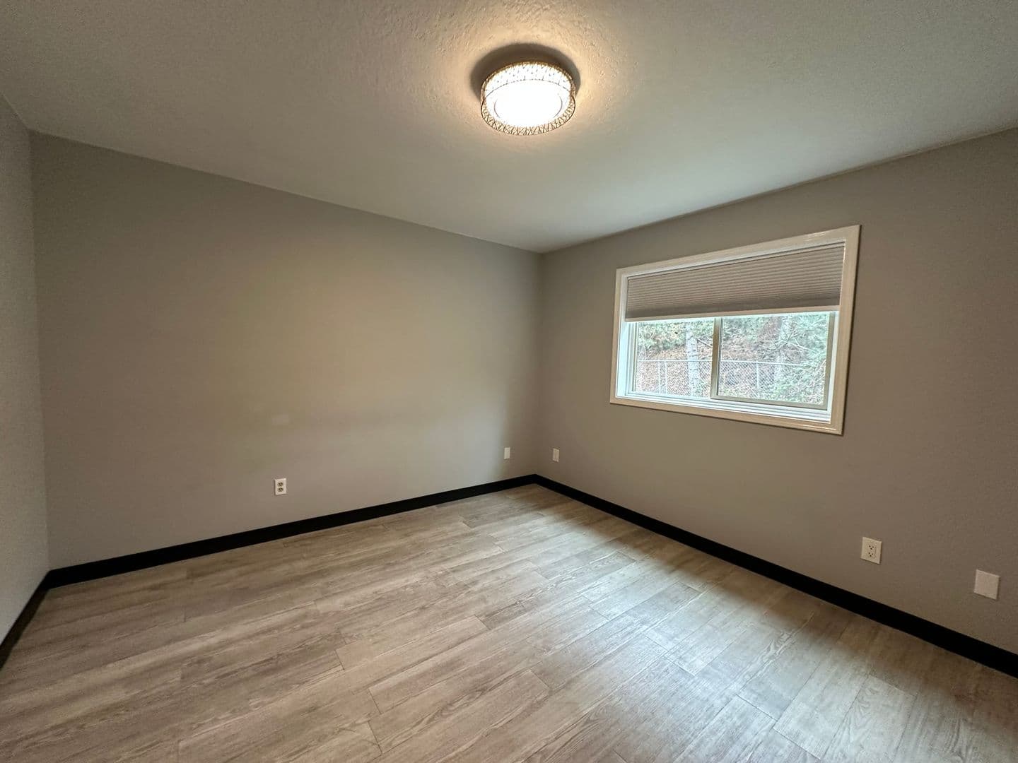 Hood River Apartment: 2495 Wasco St