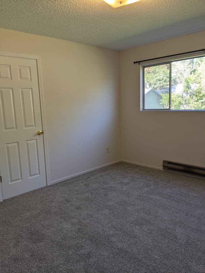 The Dalles Apartment: 1111 Eric Ct.