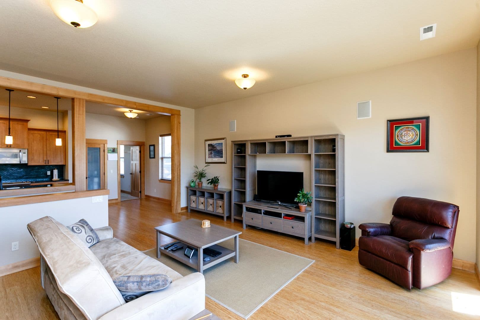 Hood River House: 675 Larch Court