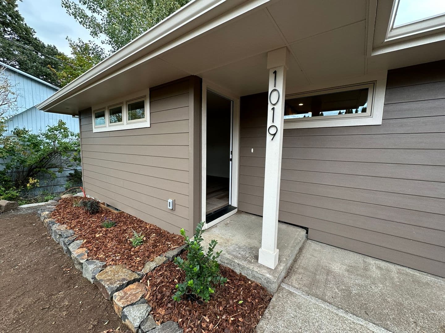 Hood River House: 1019 Wilson St.