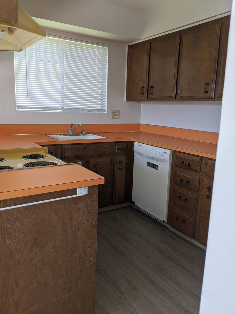 The Dalles Apartment: 1111 Eric Ct.