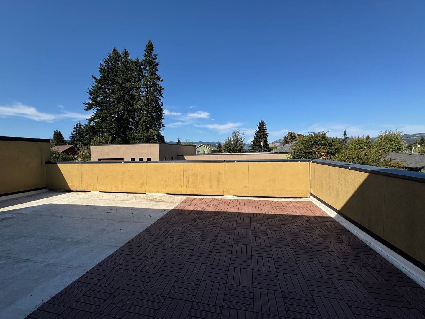 Hood River Apartment: 1808 Belmont Ave