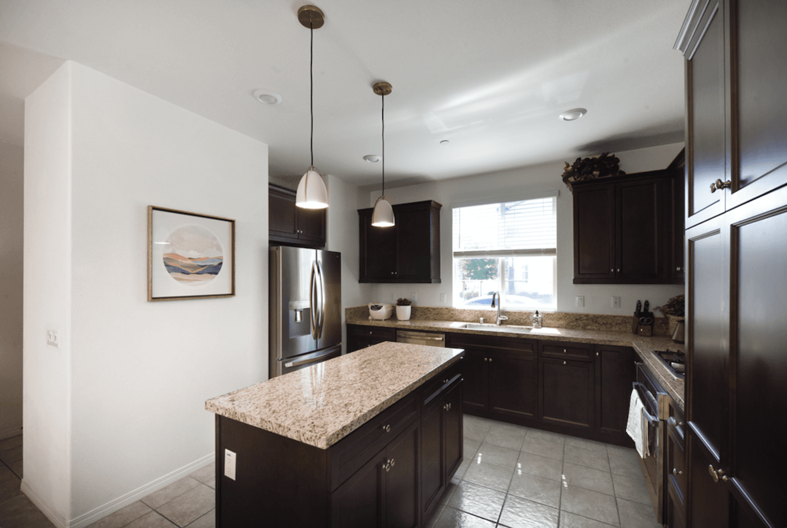 Eastvale House: 7075 Montecito Ln