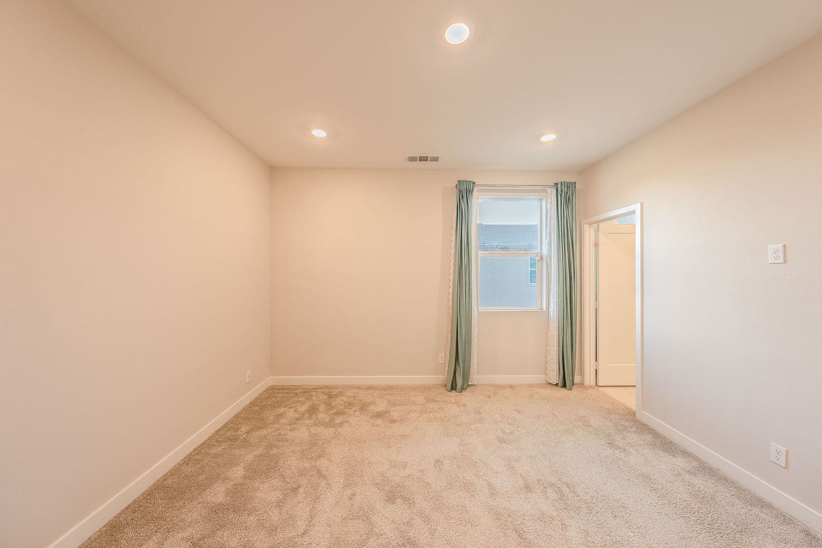 Irvine House: 232 Keeper