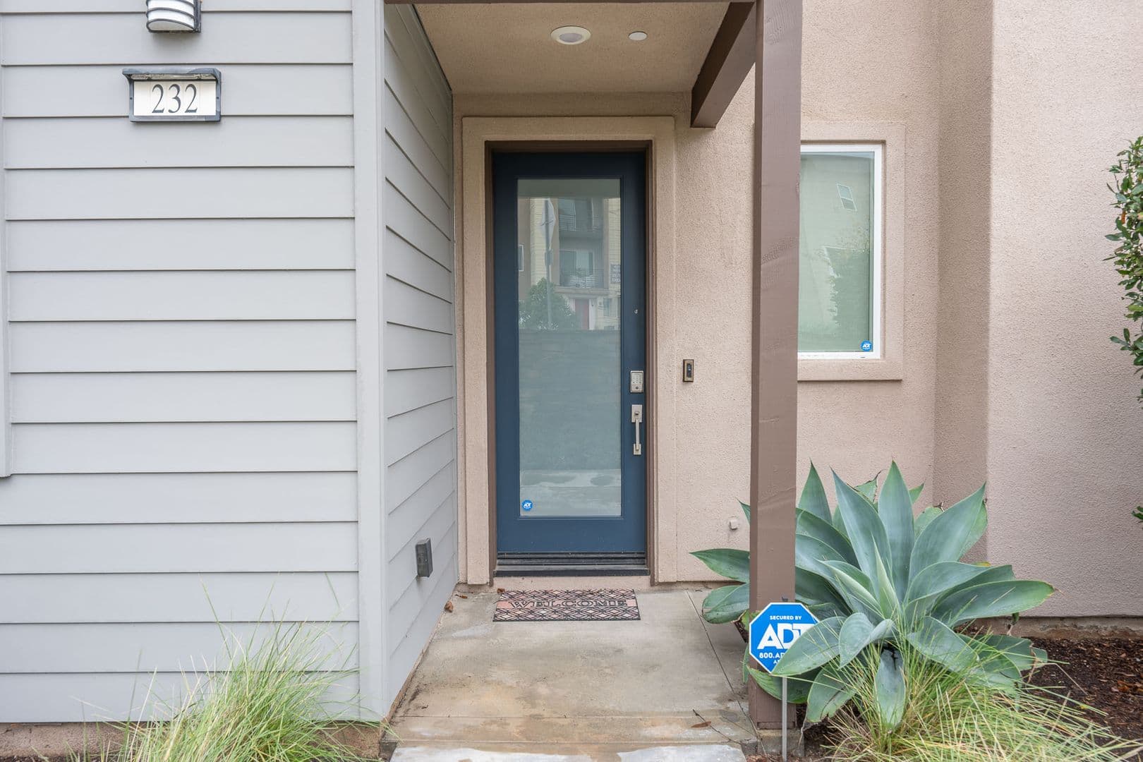 Irvine House: 232 Keeper