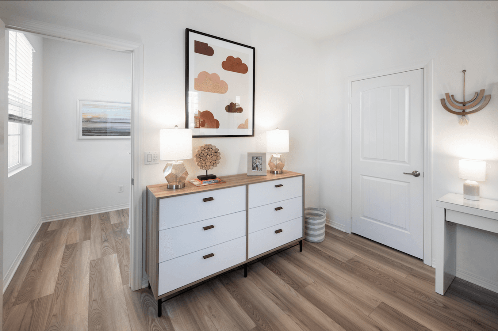 Eastvale House: 7075 Montecito Ln