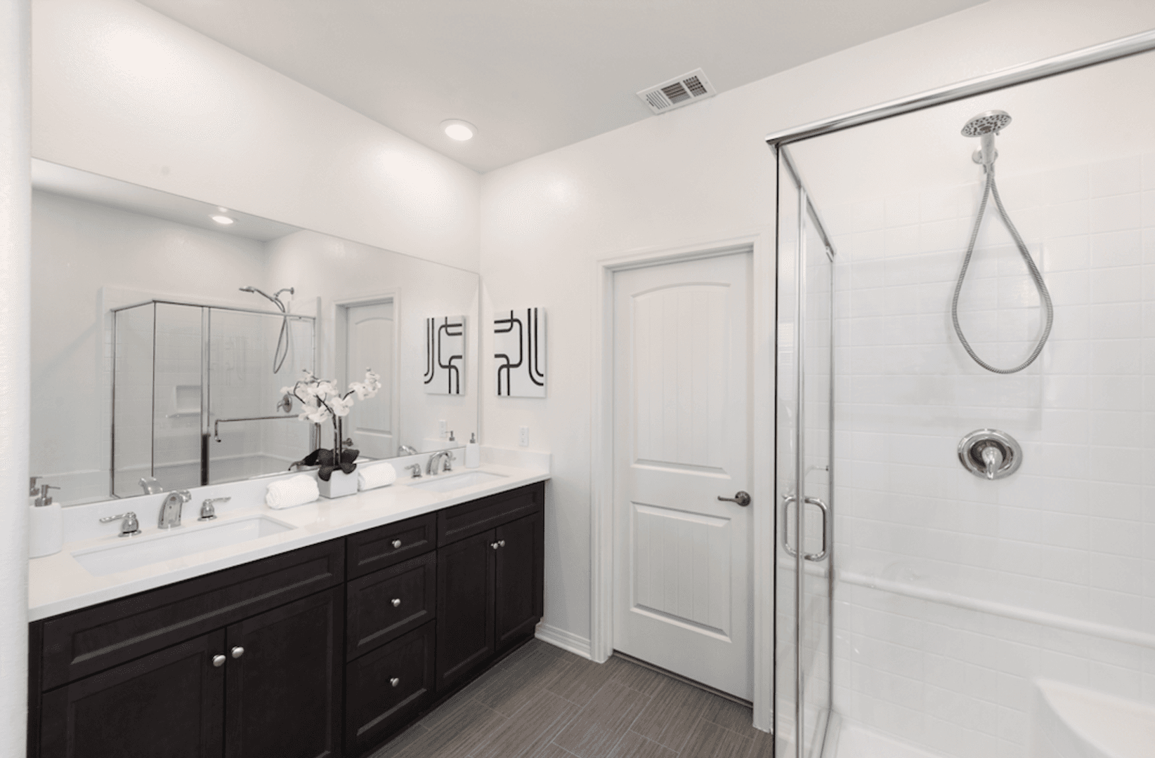 Eastvale House: 7075 Montecito Ln