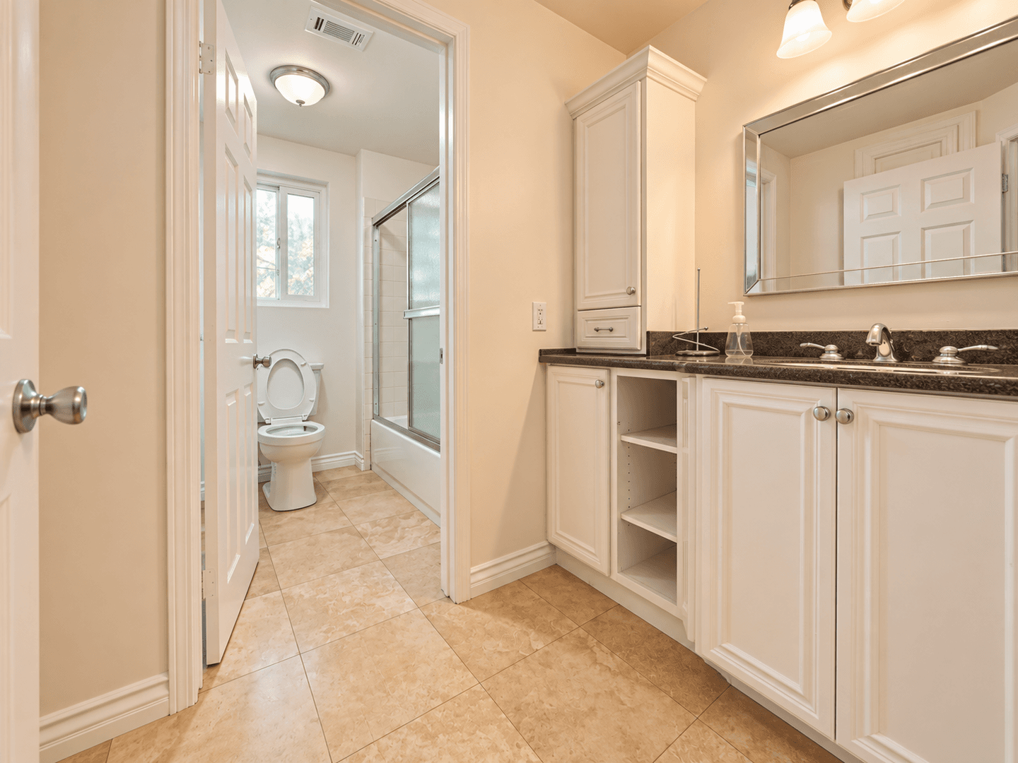 Santa Ana House: 9881 Foxrun Rd