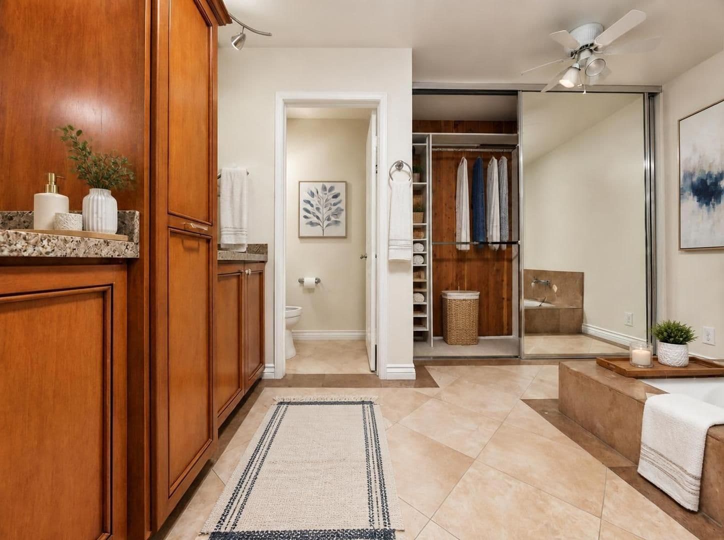 Santa Ana House: 9881 Foxrun Rd