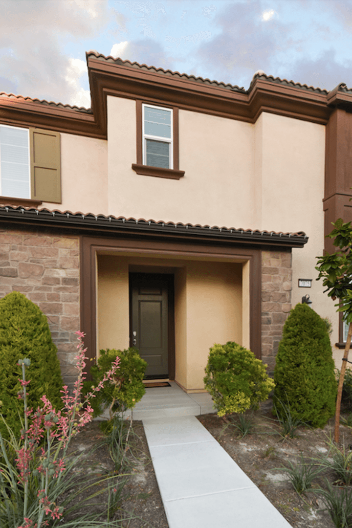 Eastvale House: 7075 Montecito Ln