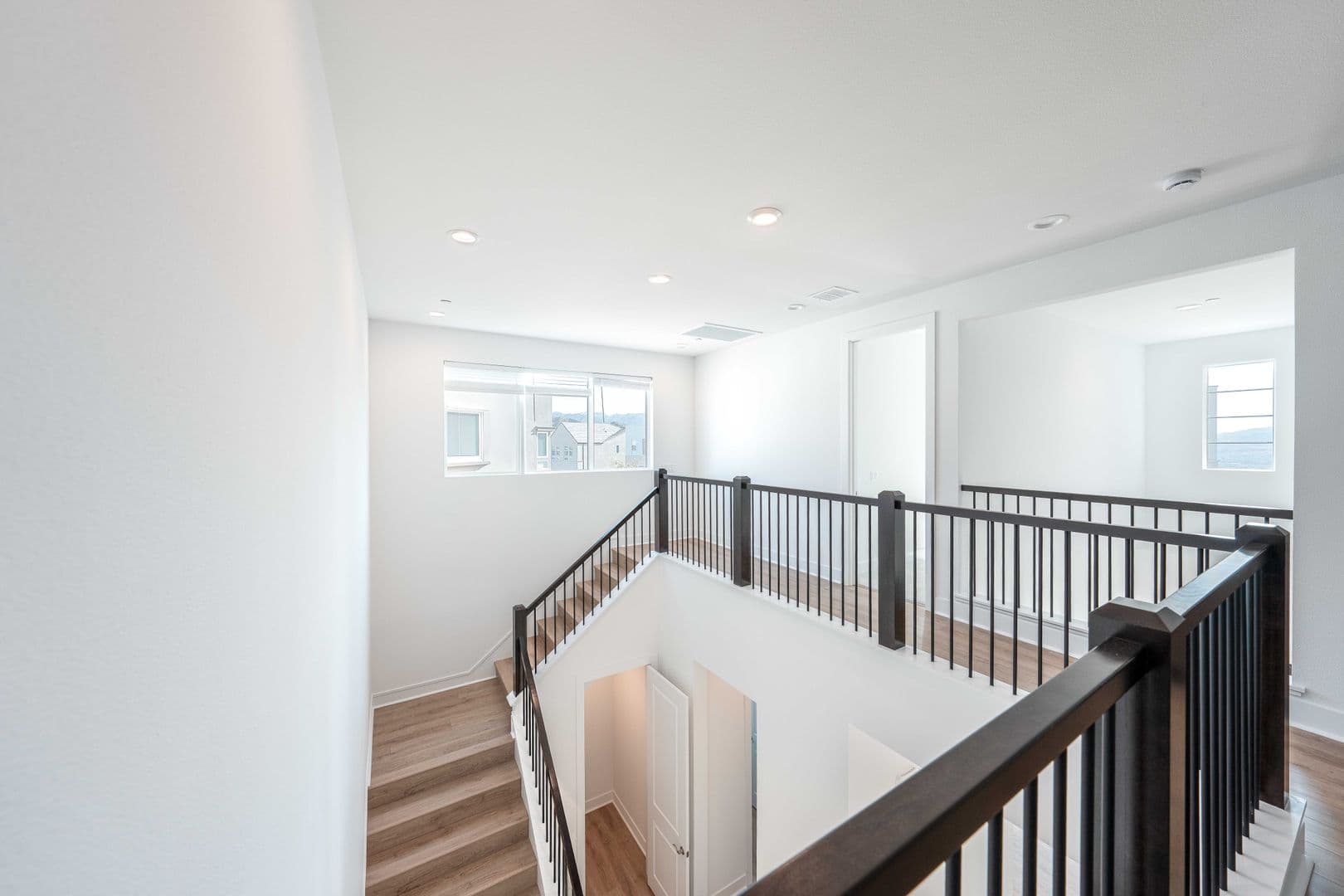 Valencia House: 27554 Elderberry Dr Valencia, CA 91381