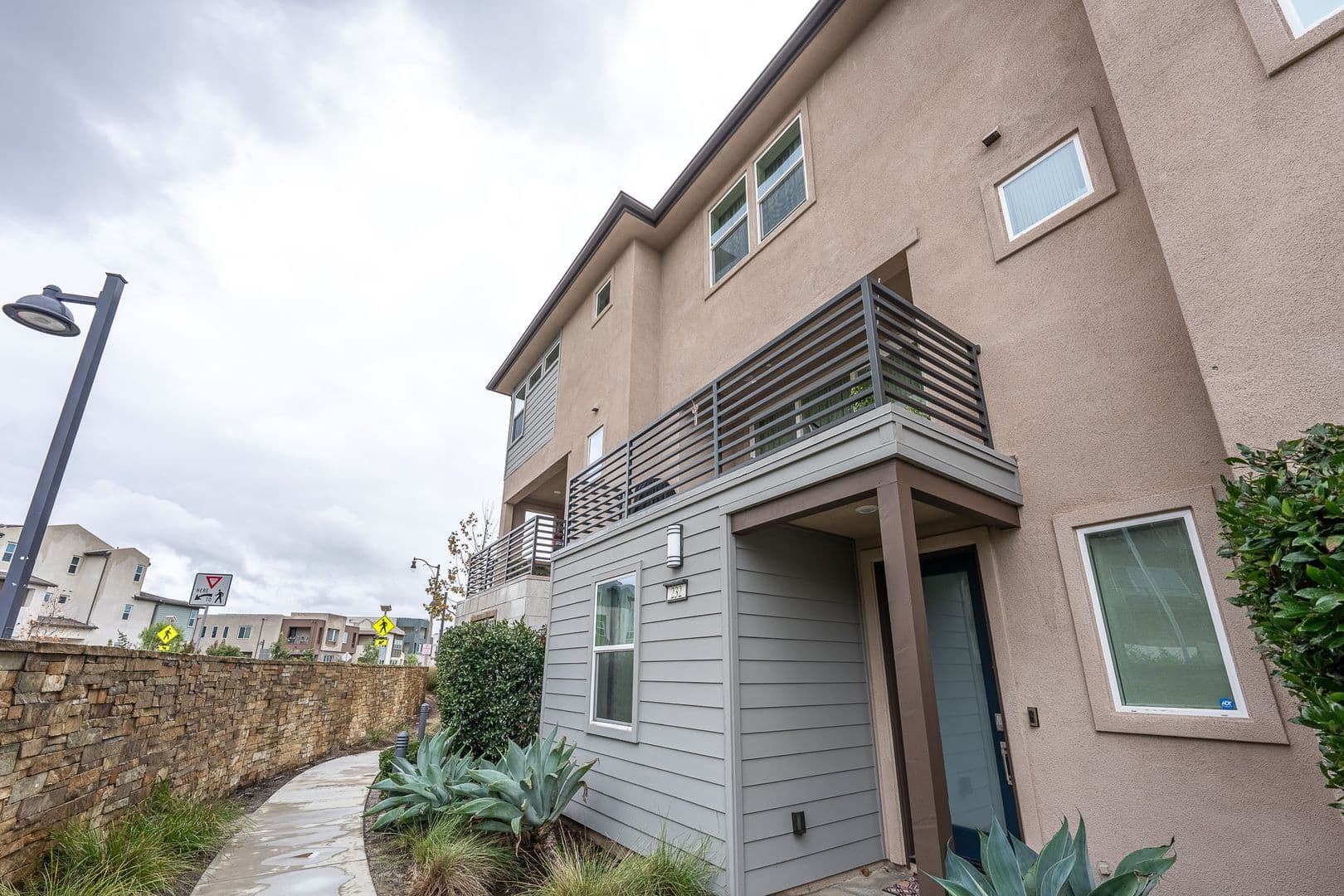 Irvine House: 232 Keeper