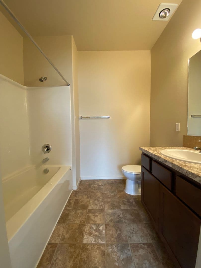 Post Falls Apartment: Sweetwater Circle