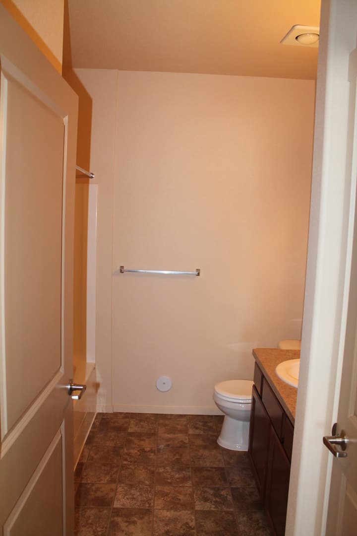 Post Falls Apartment: Sweetwater Circle