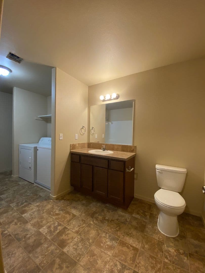 Post Falls Apartment: Sweetwater Circle