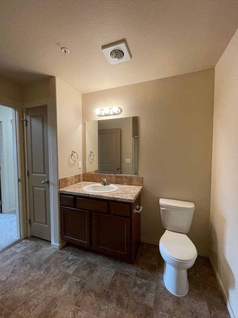 Post Falls Apartment: Sweetwater Circle