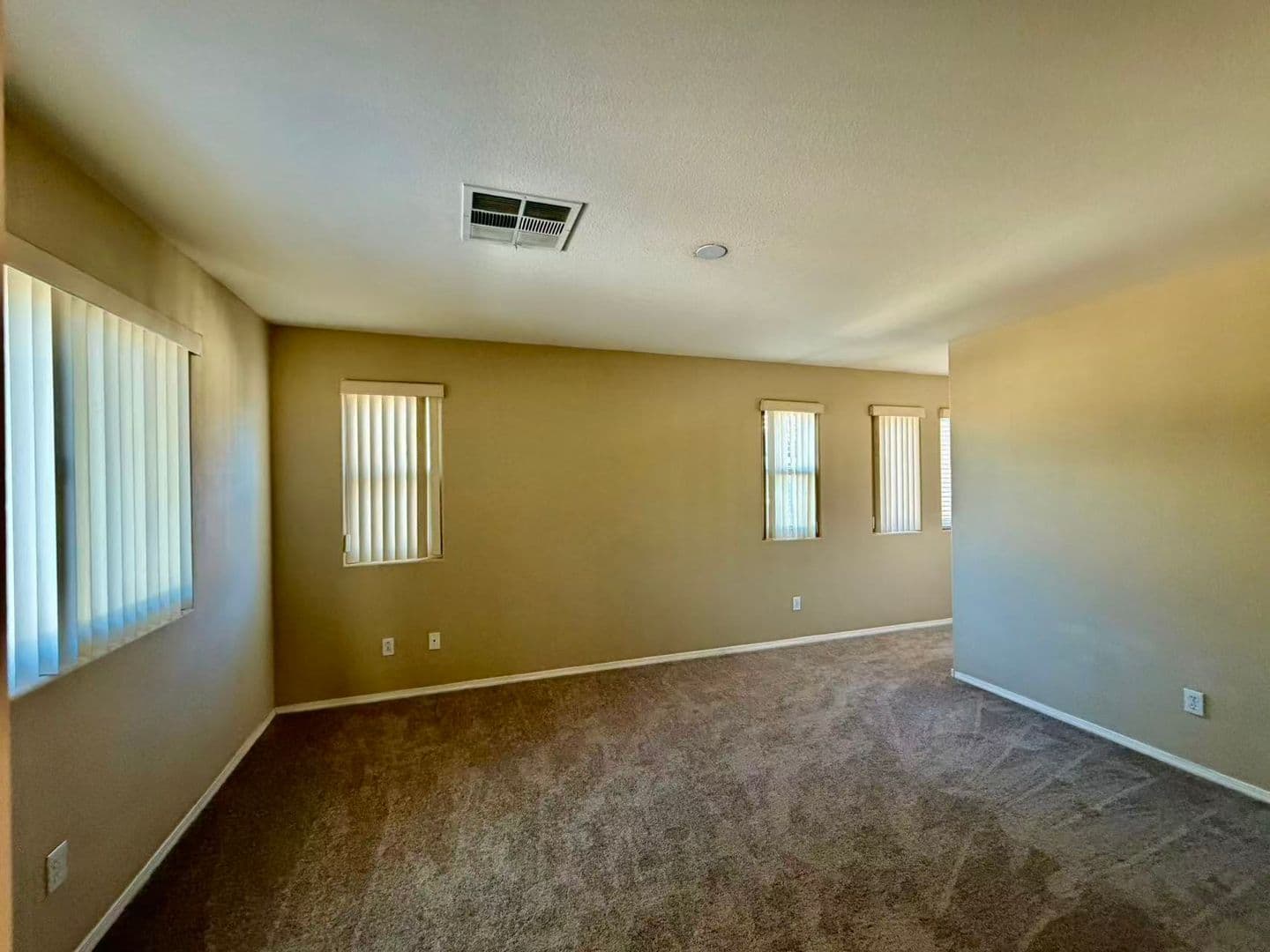 Henderson House: 1943 Sundown Canyon Dr