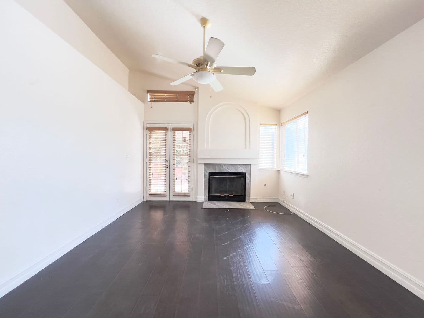 Henderson House: 54 Sea Holly Way