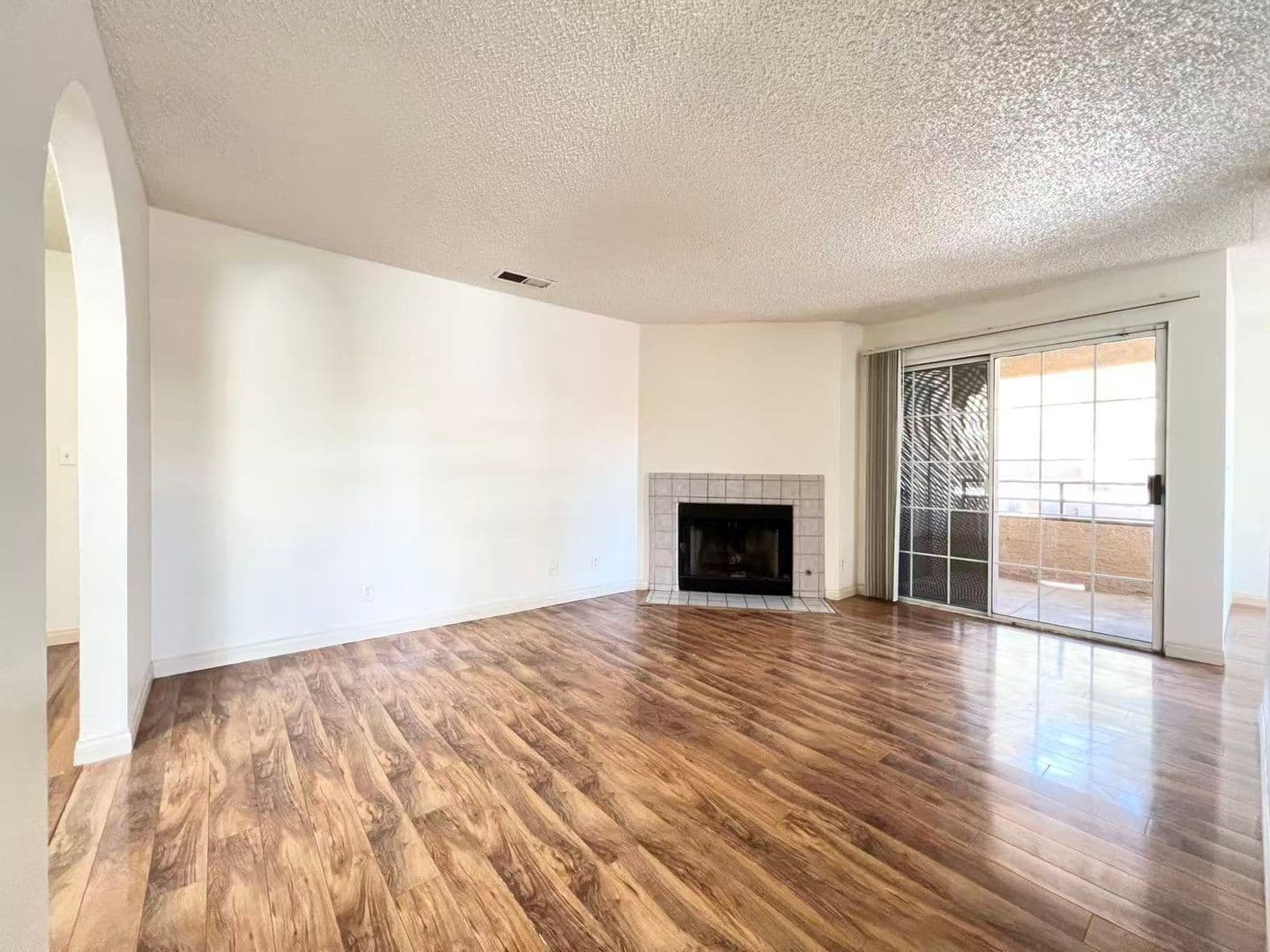 Las Vegas House: 2200 S Fort Apache Rd #2205