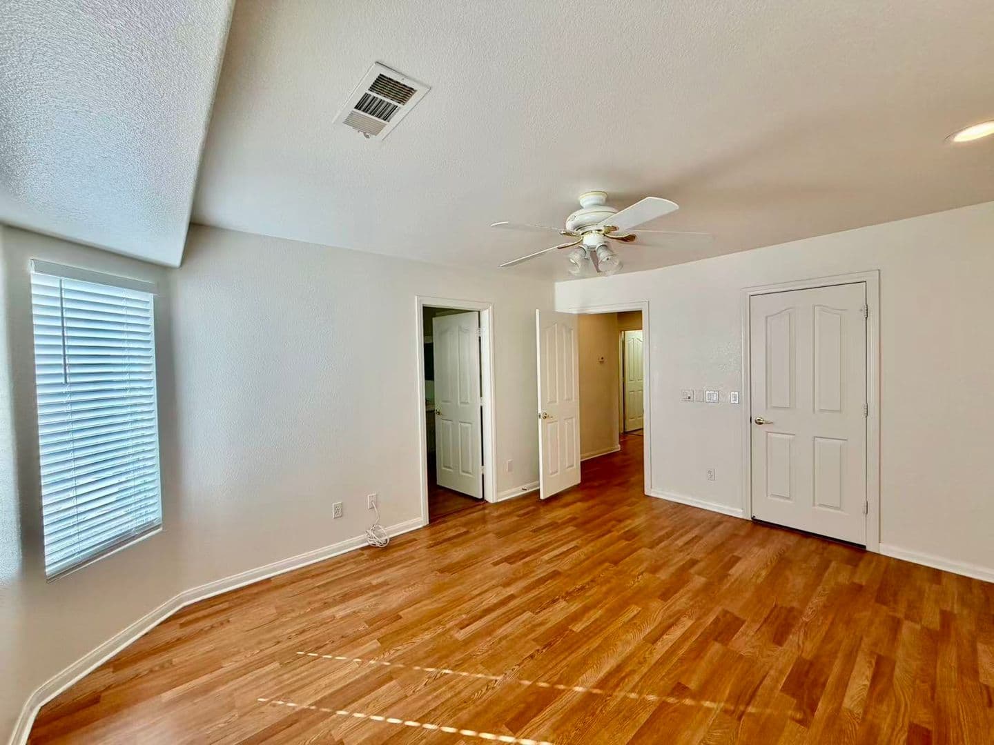 Las Vegas House: 8605 W Gilmore Ave