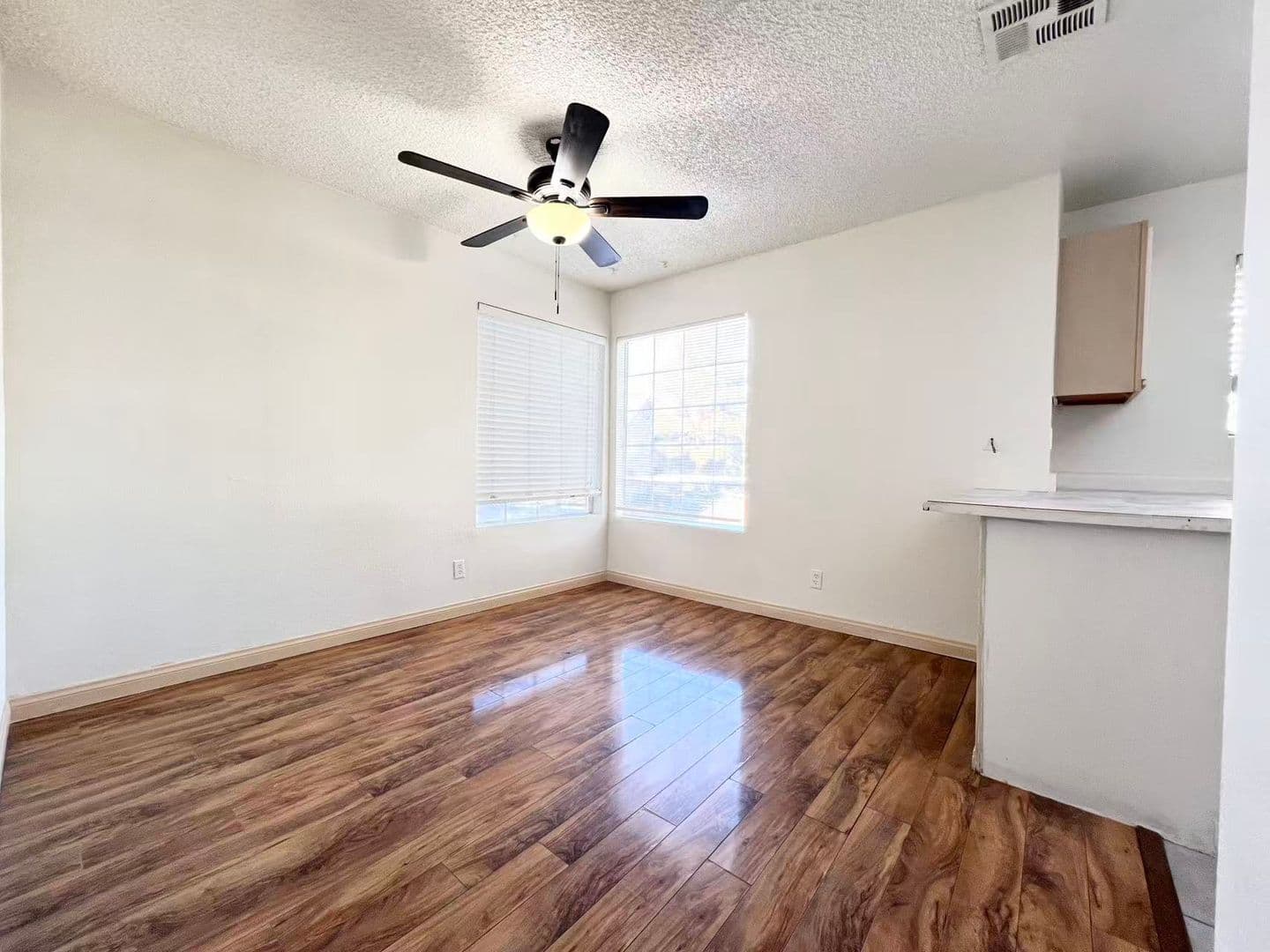 Las Vegas House: 2200 S Fort Apache Rd #2205