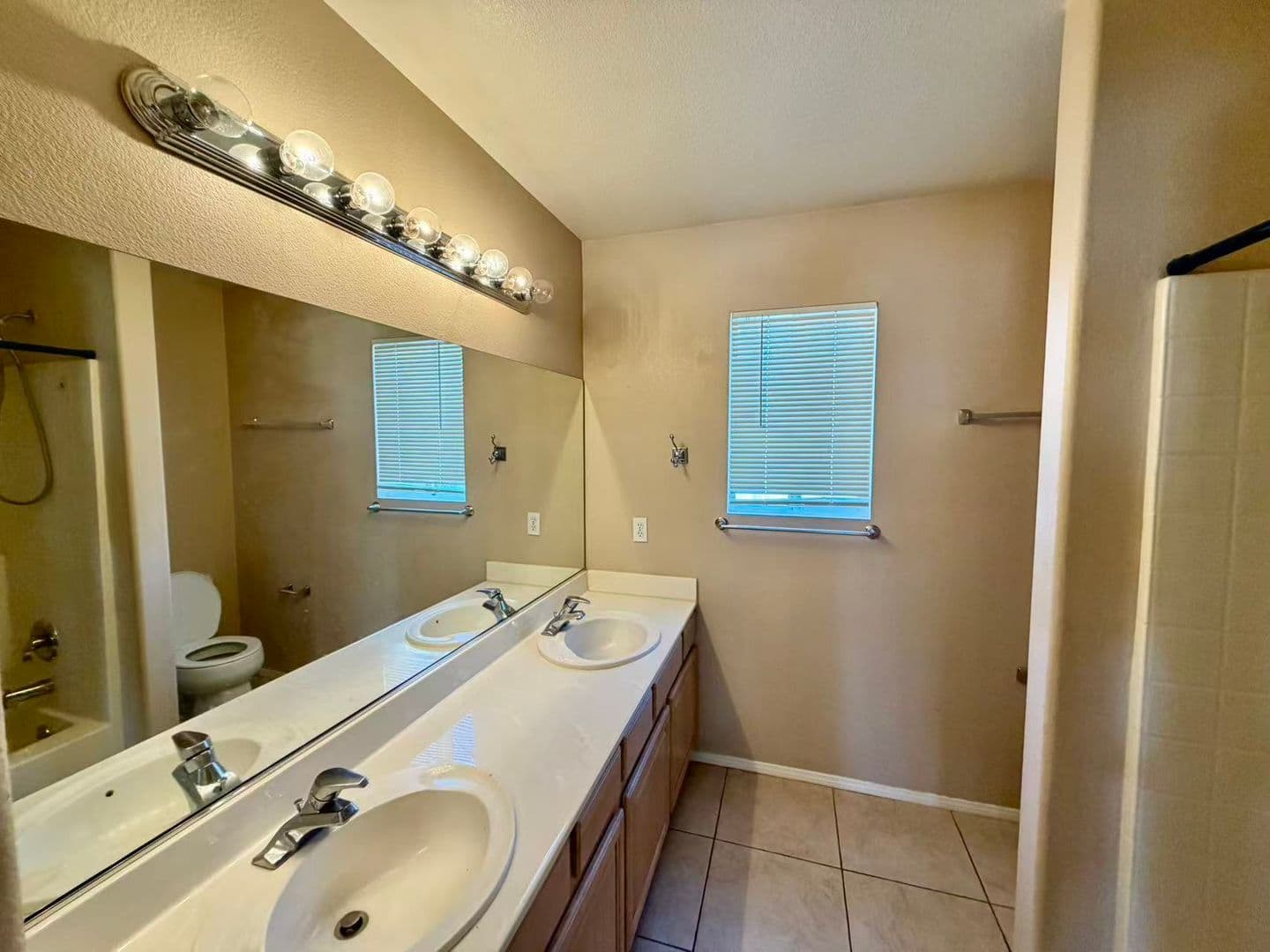 Henderson House: 2467 Sheltered Meadows Ln