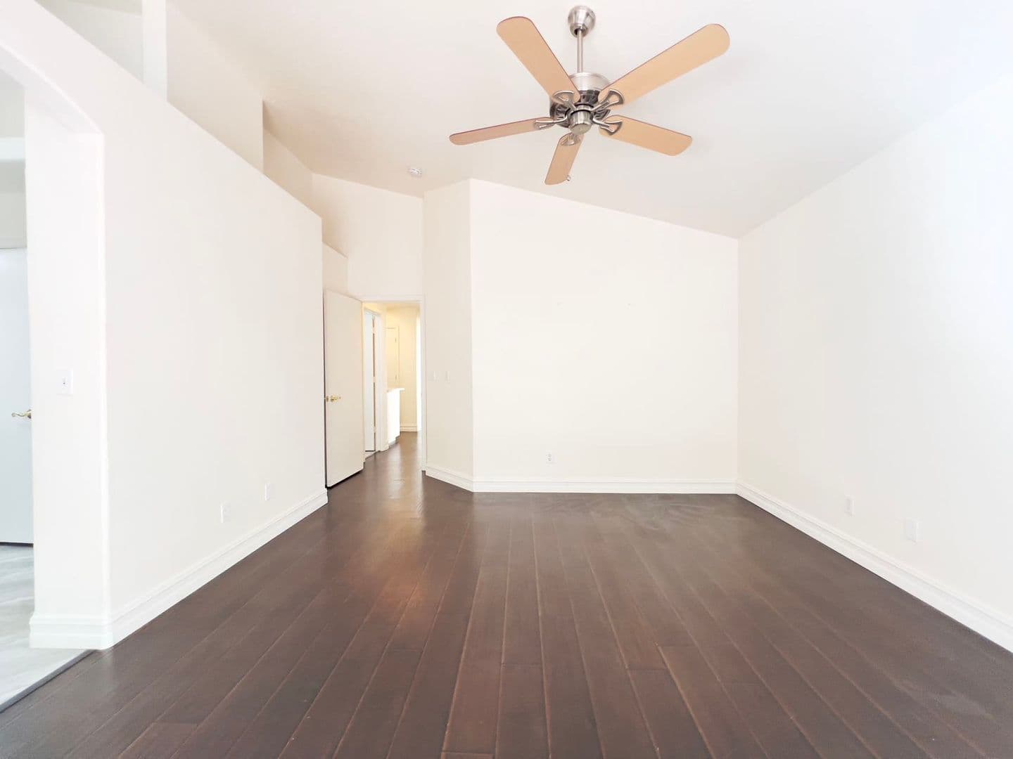 Henderson House: 54 Sea Holly Way