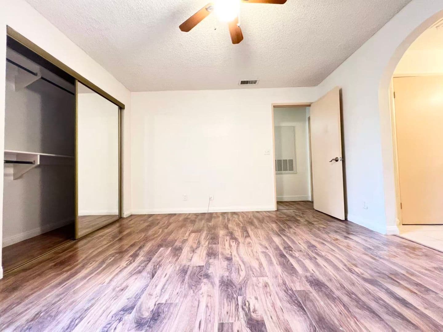 Las Vegas House: 2200 S Fort Apache Rd #2205